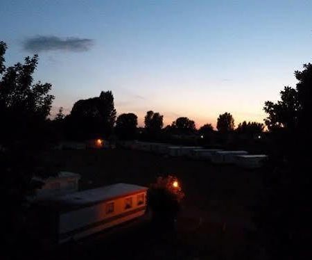 Copthorne Caravans 호텔 Merston 외부 사진