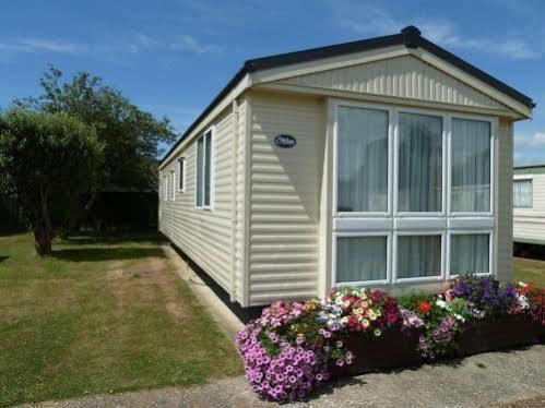 Copthorne Caravans 호텔 Merston 외부 사진